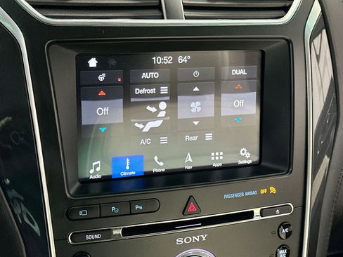 Used 2017 Ford Explorer Platinum image 26