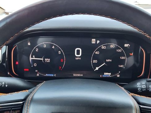 Used 2024 Jeep Grand Wagoneer L Series III AWD/4WD image 15