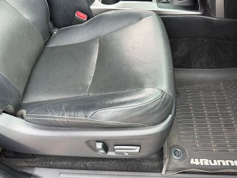 Used 2017 Toyota 4Runner Limited AWD/4WD image 18