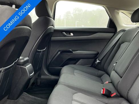 Used 2021 Kia K5 LXS image 3