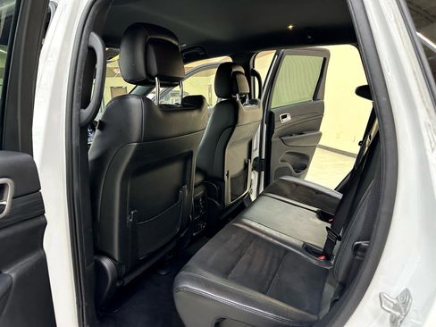 Used 2022 Jeep Grand Cherokee Laredo X image 35