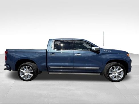 Used 2024 Chevrolet Silverado 1500 High Country w/ High Country Premium Package AWD/4WD image 6