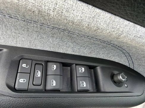 Used 2022 Jeep Compass Latitude FWD image 8
