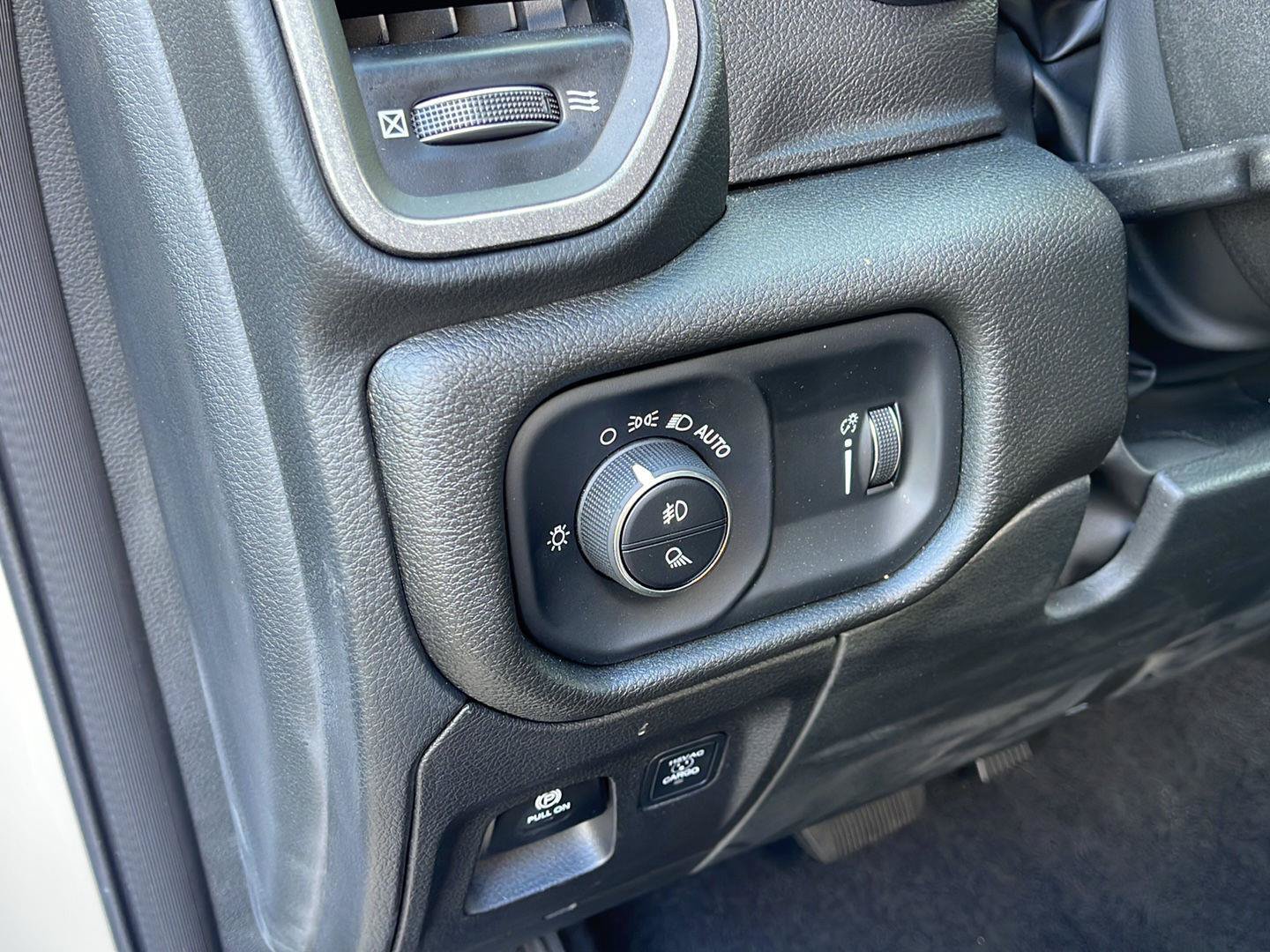Used 2025 RAM 1500 Tradesman w/ Night Edition AWD/4WD image 16