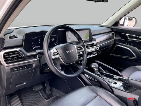 Used 2024 Kia Telluride LX FWD image 15