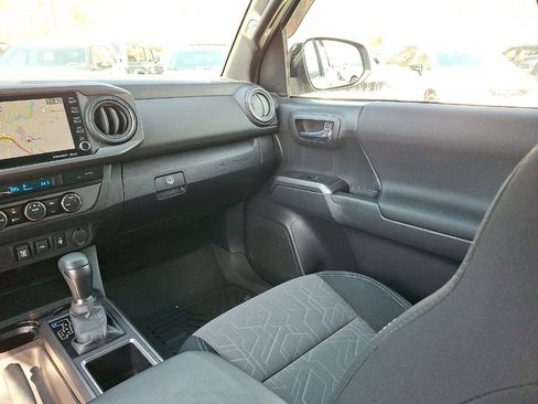 Used 2023 Toyota Tacoma TRD Off-Road image 11