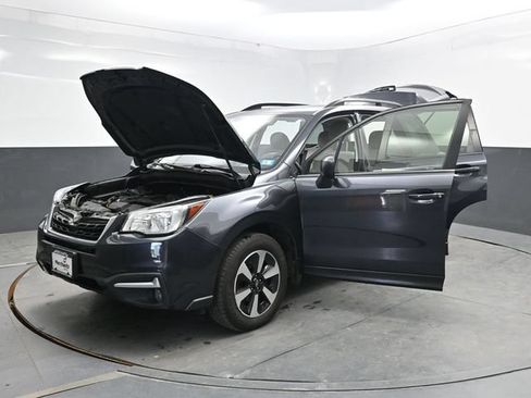 Used 2017 Subaru Forester 2.5i Premium AWD/4WD image 42
