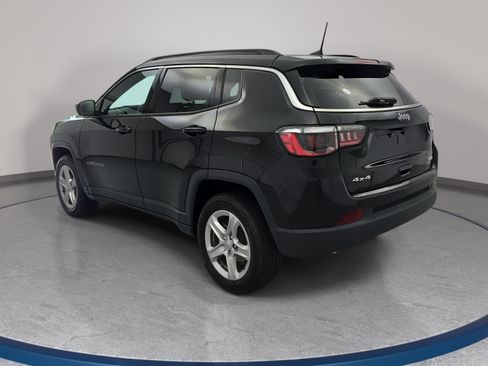 Used 2023 Jeep Compass Latitude w/ Sun and Sound Group AWD/4WD image 7