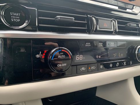 Used 2025 Nissan Pathfinder SV AWD/4WD image 12