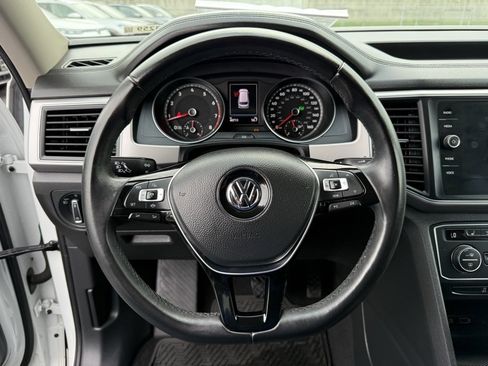 Used 2019 Volkswagen Atlas SE w/ Towing Package image 14