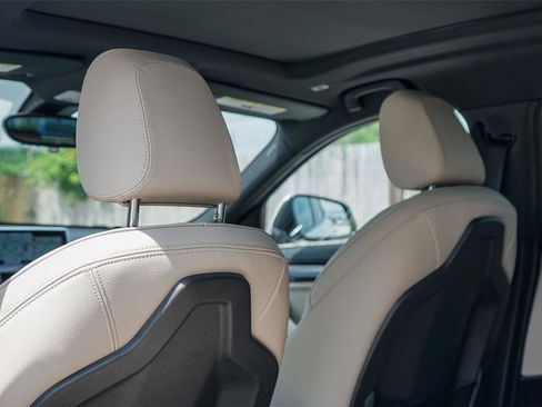 Used 2023 BMW X2 sDrive28i w/ M Sport Package FWD image 23