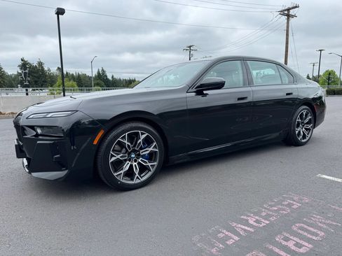 Used 2023 BMW i7 xDrive60 AWD/4WD image 5