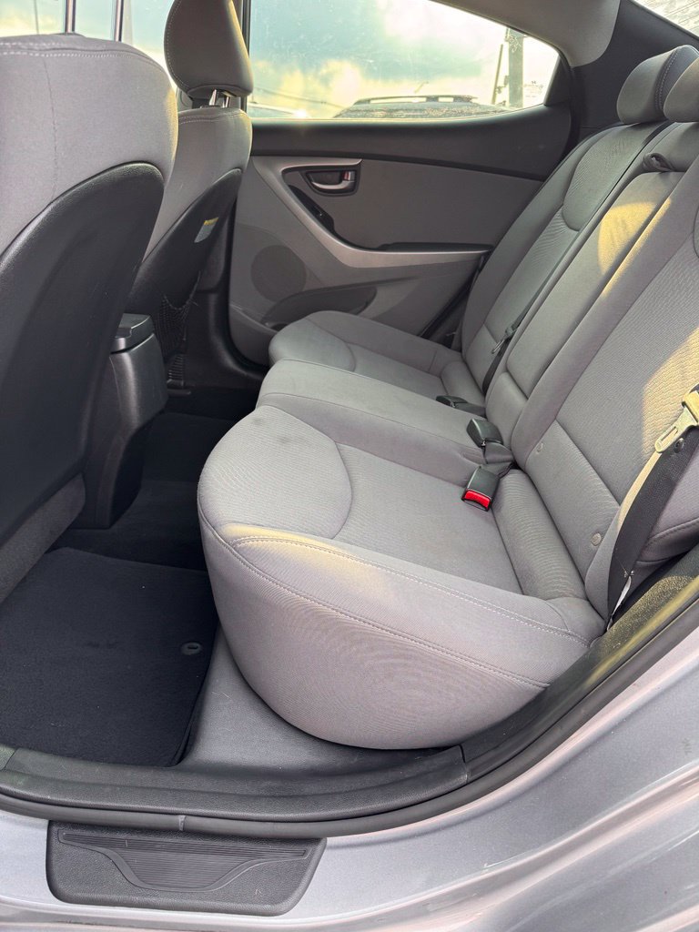 Used 2014 Hyundai Elantra SE w/ Option Group 02 FWD image 10