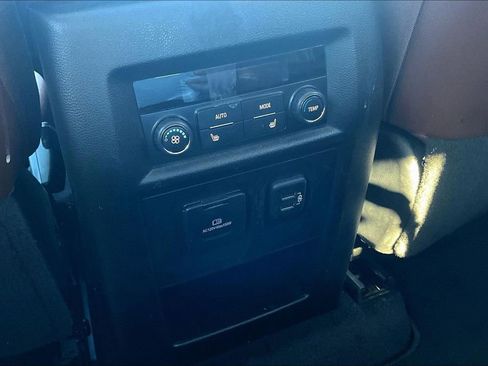 Used 2019 Chevrolet Traverse High Country image 11