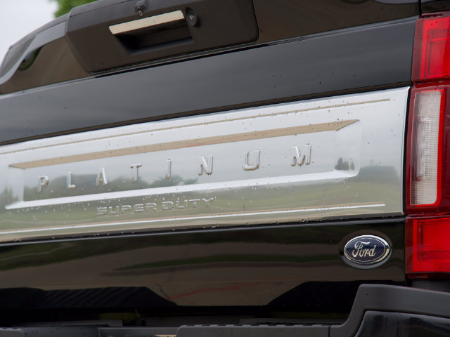 Used 2022 Ford F250 Platinum w/ FX4 Off-Road Package AWD/4WD image 11