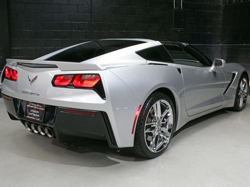 Used 2016 Chevrolet Corvette Stingray Coupe w/ 2LT Preferred Equipment Group RWD image 21