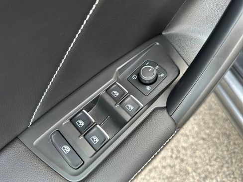 Certified 2024 Volkswagen Tiguan SEL R-Line image 12