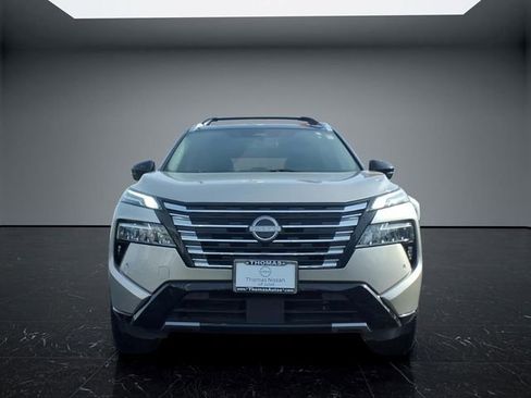 Certified 2025 Nissan Rogue Platinum AWD/4WD image 2