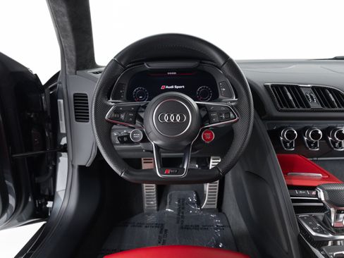 Used 2020 Audi R8 V10 w/ Carbon Interior Package AWD/4WD image 6
