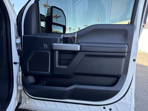 Used 2022 Ford F250 Platinum image 40