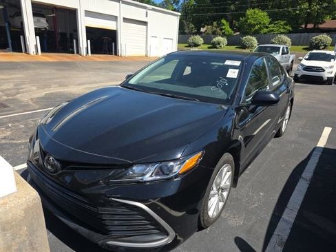 Used 2024 Toyota Camry LE FWD image 3