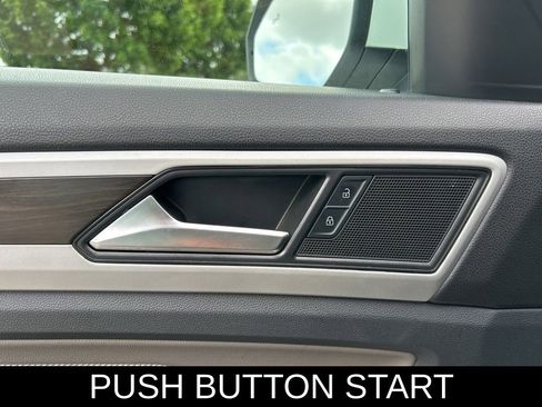 Used 2022 Volkswagen Atlas SE w/ Black Wheel Package image 12