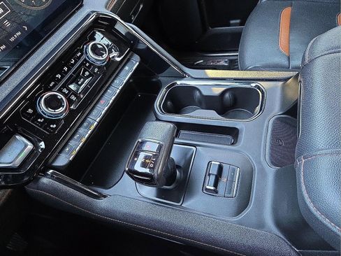 Certified 2022 GMC Sierra 1500 AT4 w/ AT4 Premium Package image 25