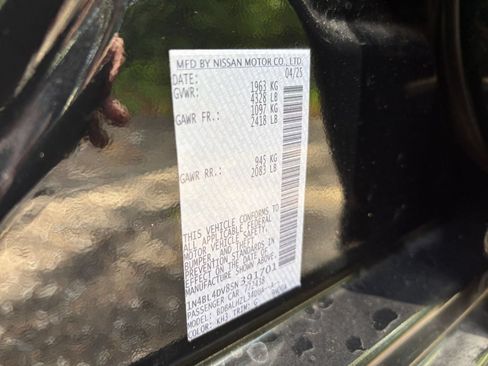 Used 2025 Nissan Altima 2.5 SV FWD image 29