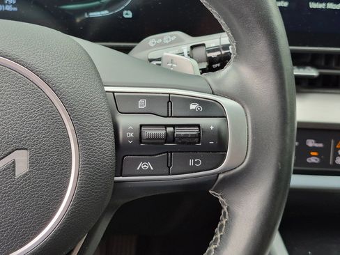 Used 2023 Kia Sportage EX AWD/4WD image 9