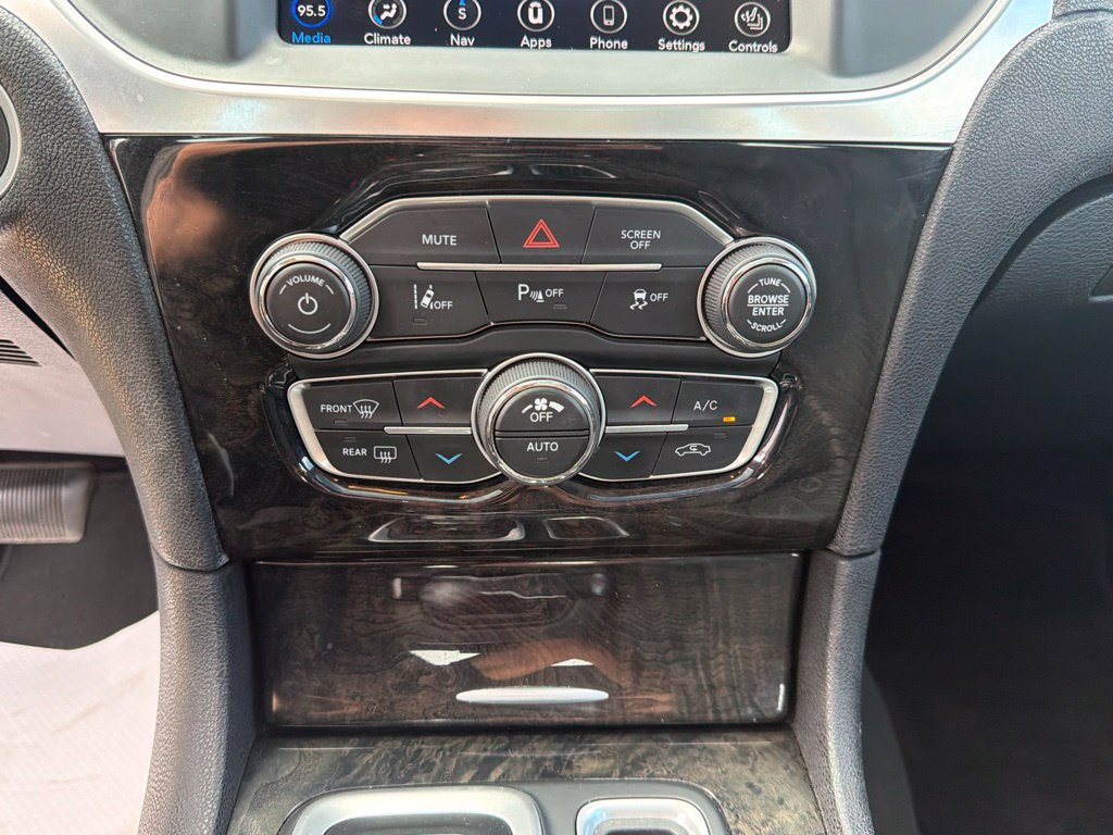 Used 2018 Chrysler 300 Limited w/ Safetytec Plus Group AWD/4WD image 20
