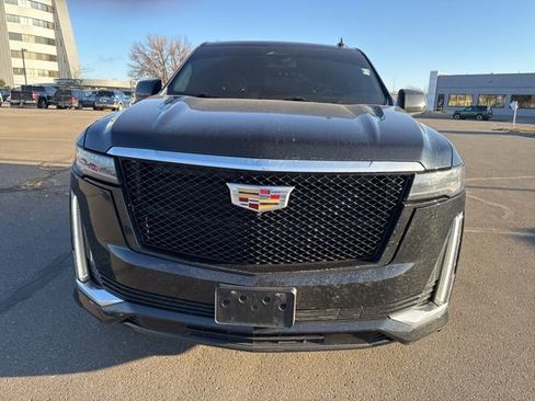 Used 2023 Cadillac Escalade Luxury image 5