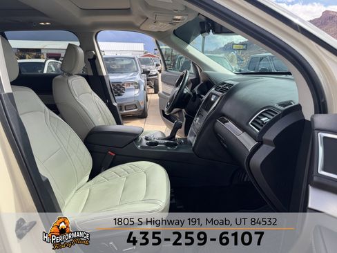 Used 2018 Ford Explorer Platinum image 30