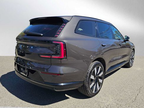 Used 2025 Volvo EX90 Ultra AWD/4WD image 3