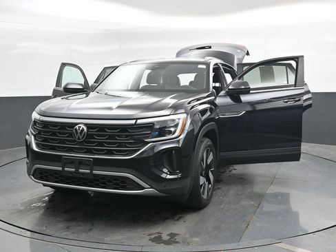 Used 2024 Volkswagen Atlas Cross Sport SE AWD/4WD image 47