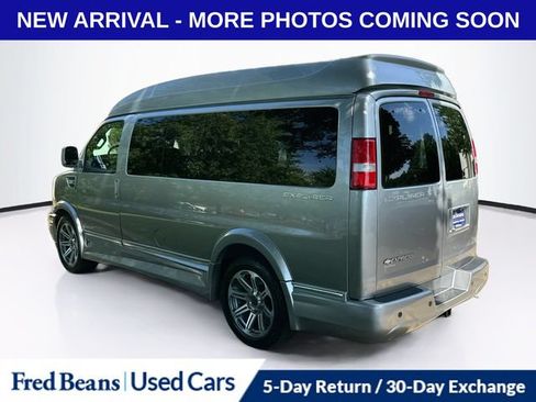 Used 2018 Chevrolet Express 2500 w/ Enhanced Convenience Package RWD image 6