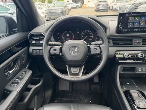 Used 2024 Honda Pilot TrailSport image 15