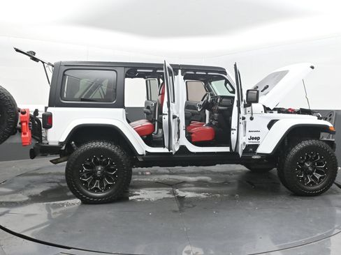 Used 2018 Jeep Wrangler Unlimited Sahara w/ Dual Top Group AWD/4WD image 47