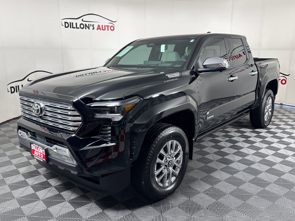 Used 2025 Toyota Tacoma Limited AWD/4WD image 2