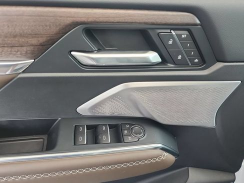 Certified 2026 GMC Acadia Denali Ultimate AWD/4WD image 23