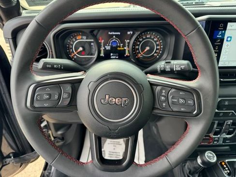 Used 2024 Jeep Wrangler Unlimited Rubicon image 36