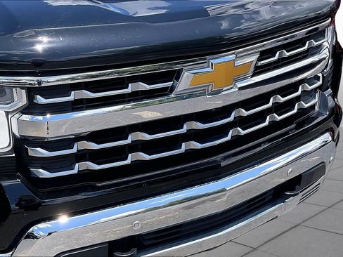 Used 2024 Chevrolet Silverado 1500 LTZ AWD/4WD image 29