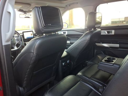 Used 2021 Ford Explorer Limited w/ Equipment Group 301A AWD/4WD image 26