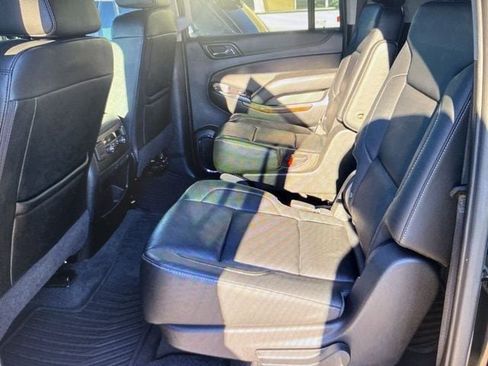 Used 2019 Chevrolet Suburban LT w/ RST Edition image 9