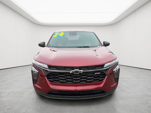 Used 2024 Chevrolet Trax RS FWD image 2
