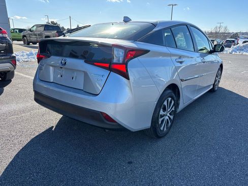 Certified 2022 Toyota Prius XLE image 3