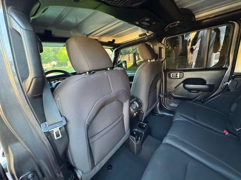 Used 2022 Jeep Wrangler Unlimited Sport AWD/4WD image 19