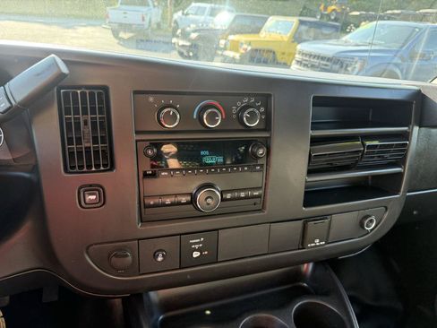 Used 2016 GMC Savana 2500 RWD image 25