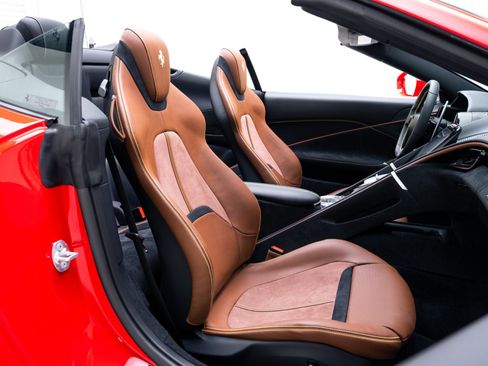 Used 2025 Ferrari Roma Spider image 25