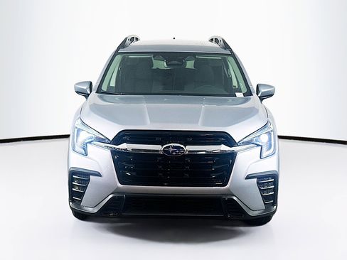 Used 2025 Subaru Ascent Premium AWD/4WD image 2
