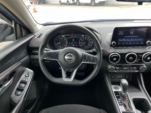 Used 2024 Nissan Sentra SR FWD image 4